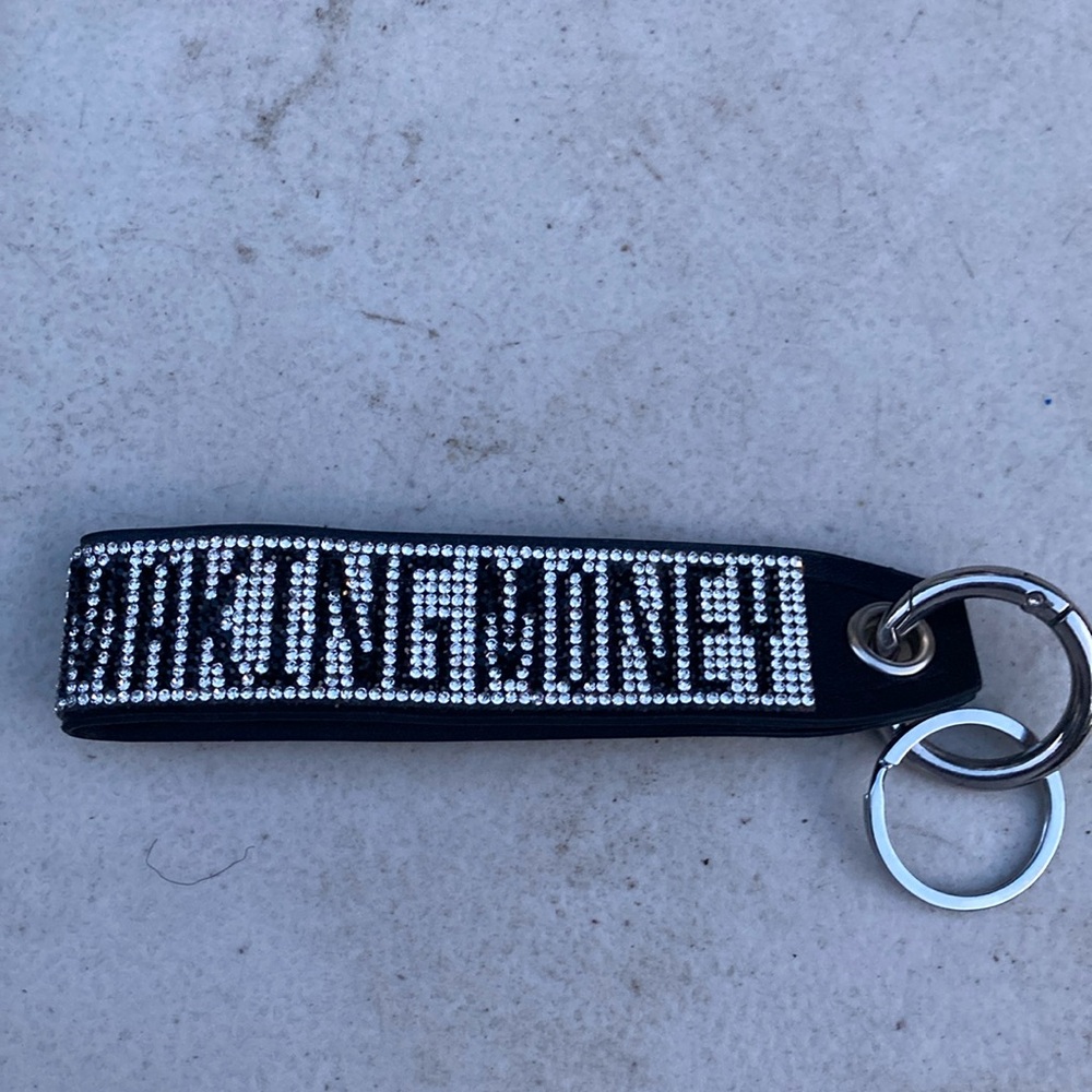 Making money keychain that you could either put it on your keys anything!